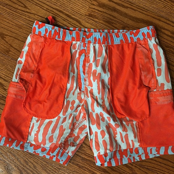 The North Face men’s pull on shorts blue red print moisture wicking pockets L - Picture 2 of 12